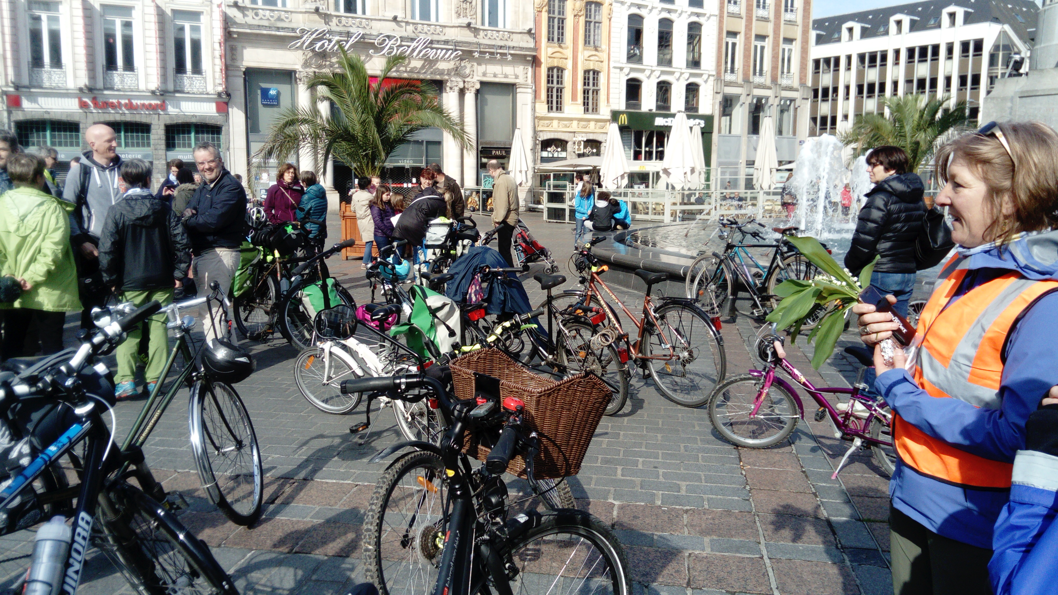 graphic bike tour départ Lille 1er mai